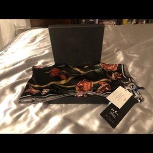 St. Piece medium scarf